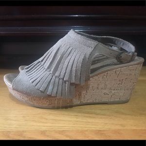 Minnetonka peep toe wedges